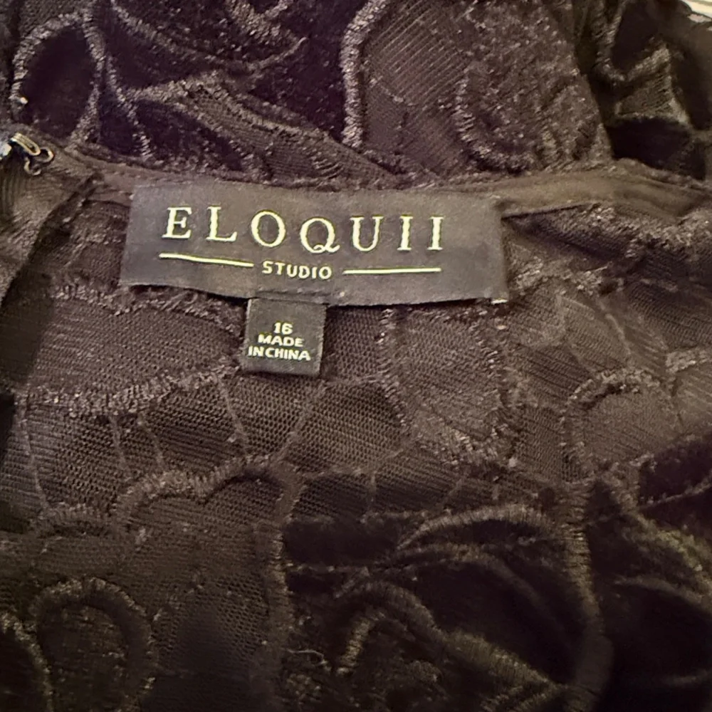 Eloquii Black velvet Floral Lace Sleeveless dress. Size 16. Great condition. - Picture 5 of 5